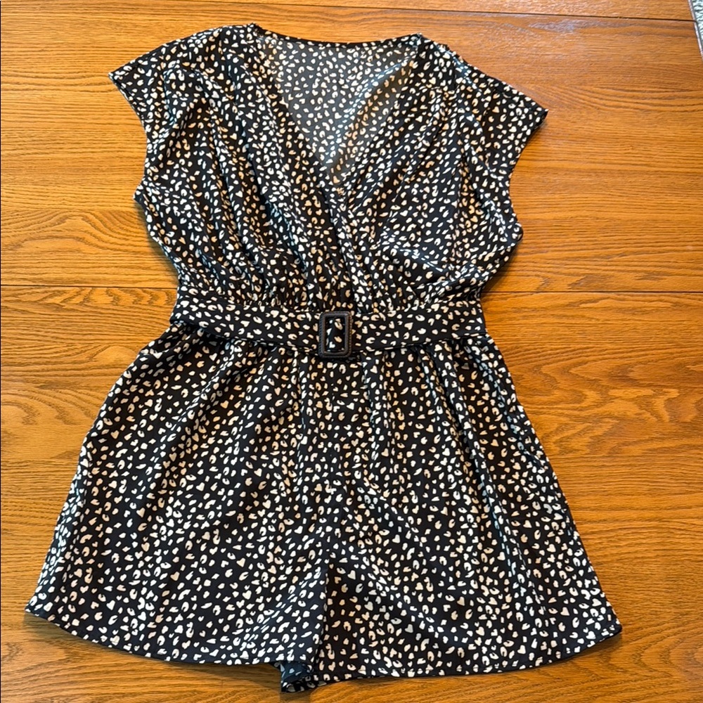 New Women’s Romper - XL
